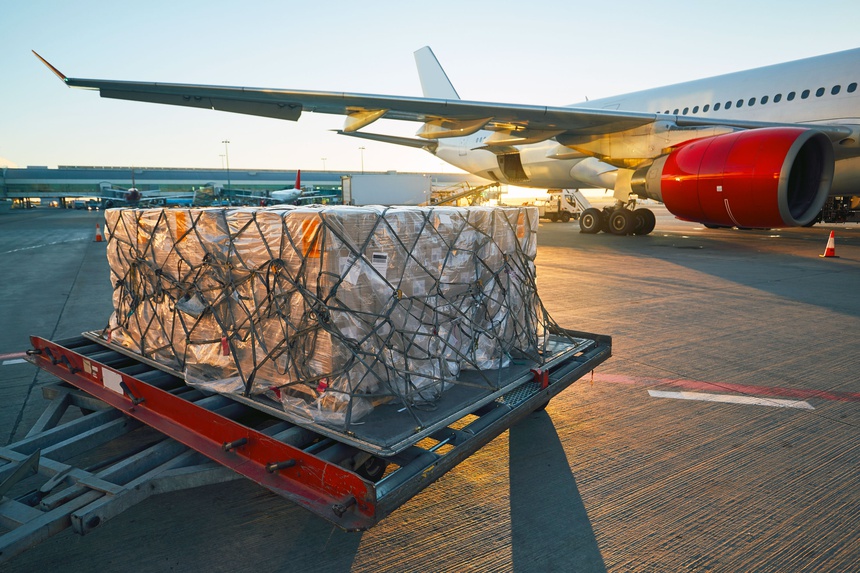 Malgré une diminution du coût du transport aérien de moitié au cours des 20 dernières années, à environ 78 cents US par tonne kilomètre payante (RTK), les volumes enregistrés, en tonnes-kilomètres, n’ont progressé que de 3,4 %, contre 9,7 % en 2017. Crédit photo Adobe Stock